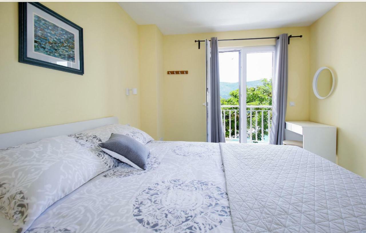 Apartment Levanat Molunat Exteriér fotografie
